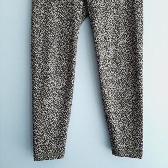 GAP Fit Eclipse Athletic Crop Leggings Dot Patern Regular Sz M - Picture 5 of 12